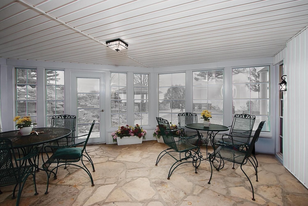 The Brentwood Waterfront Retreat
