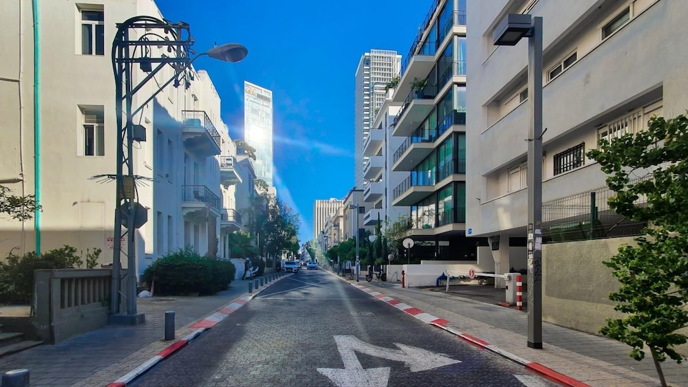 Yavne Brillant in Tel Aviv-yafo view 4