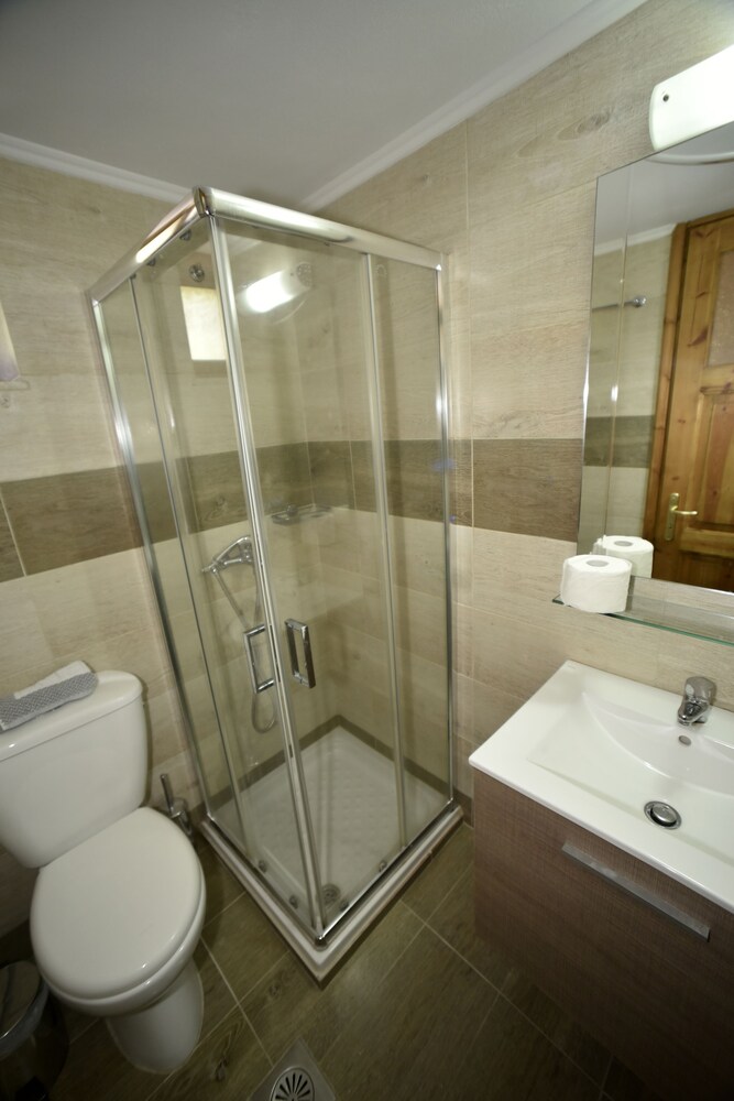 Olive Press Hotel & Apartments