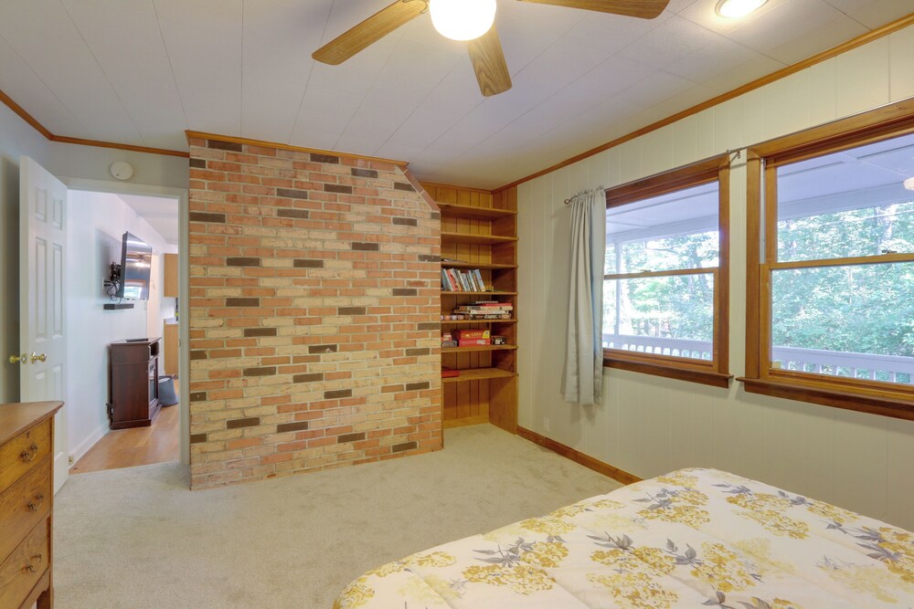 Harpers Ferry Cabin - Walk to Private Lake! - Property Image 30
