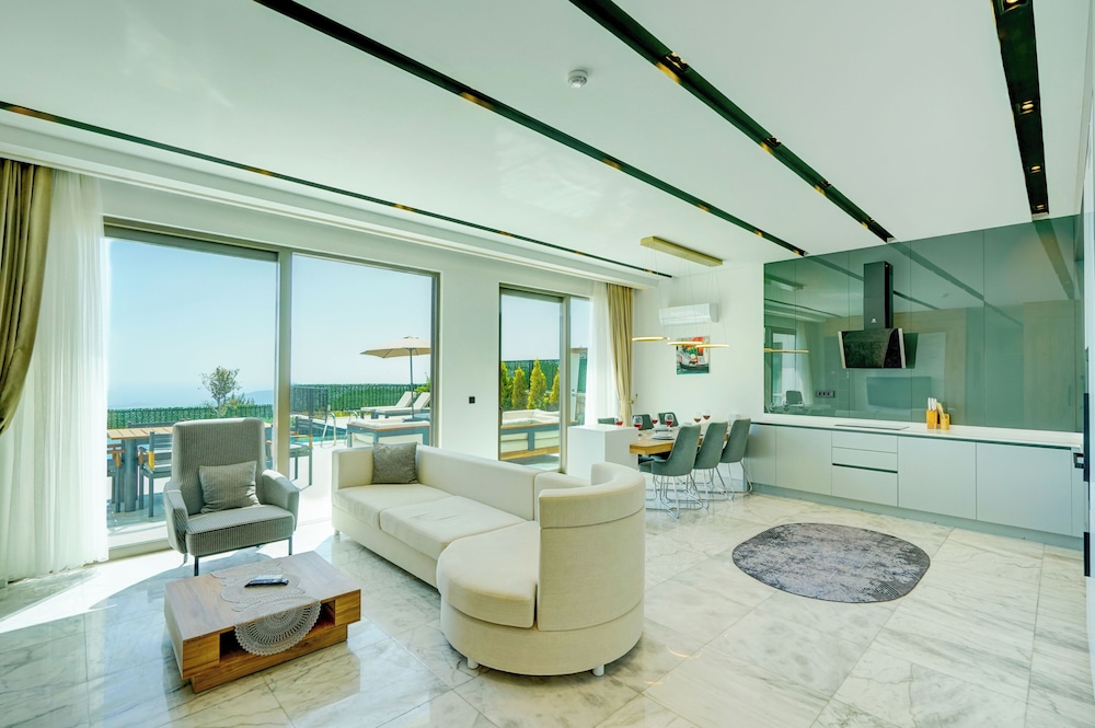 Pluto-1 PLANET LUXURY VILLAS