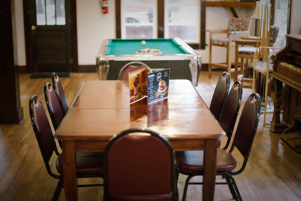 Birchcliff Resort