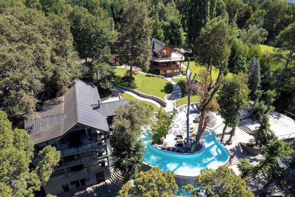 Rotui Luxury Village
