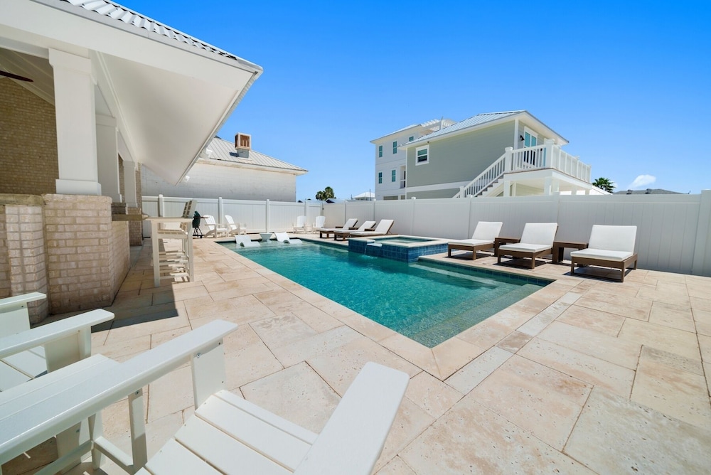 Laguna Sunset 7 Bedroom Home