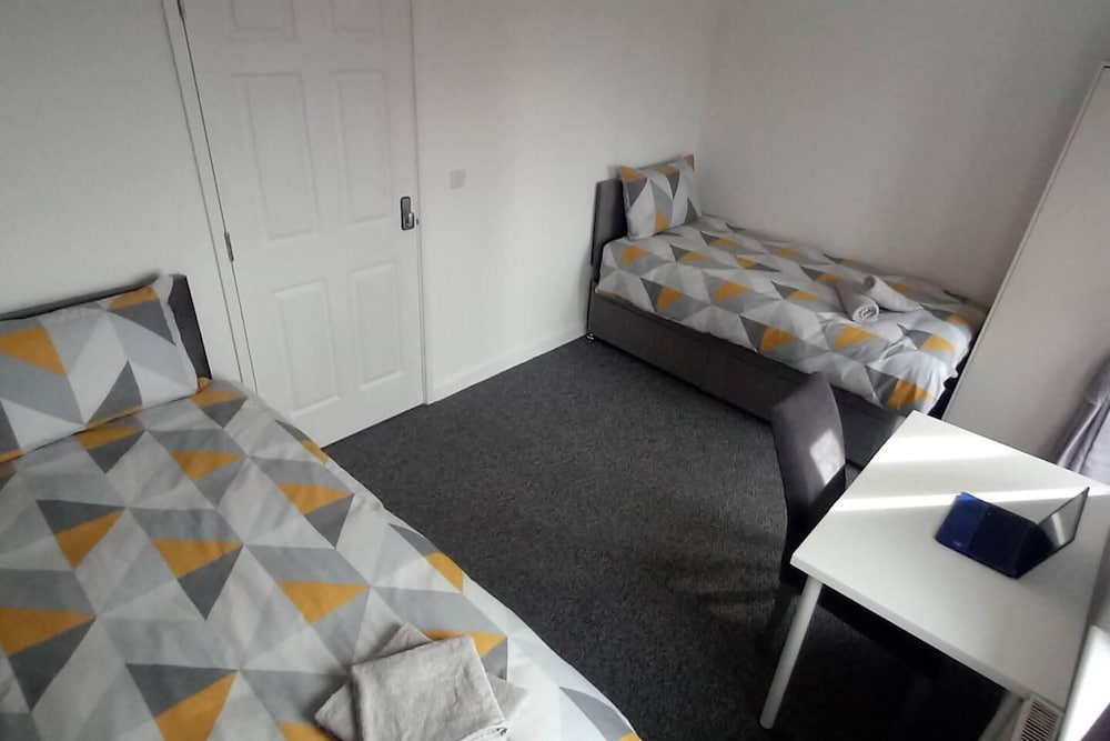 Entire House With 3 Bedrooms view 3