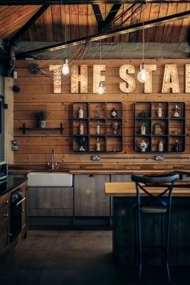 The Stables - Unique Conversion With hot tub