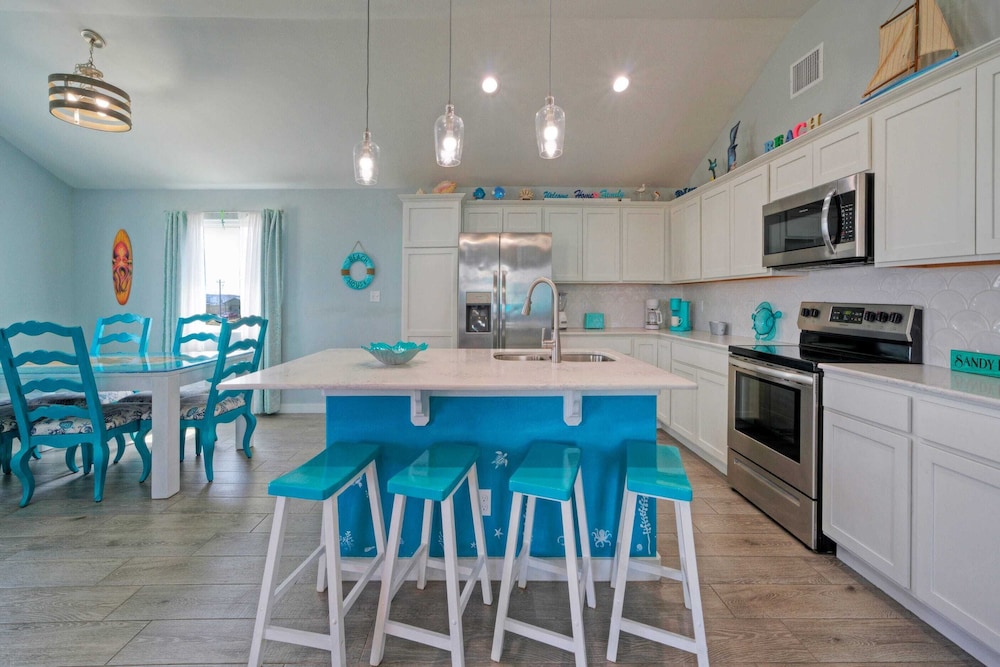 Two Port A Homes Near Beach & Nature Preserve Ideal Group Retreat