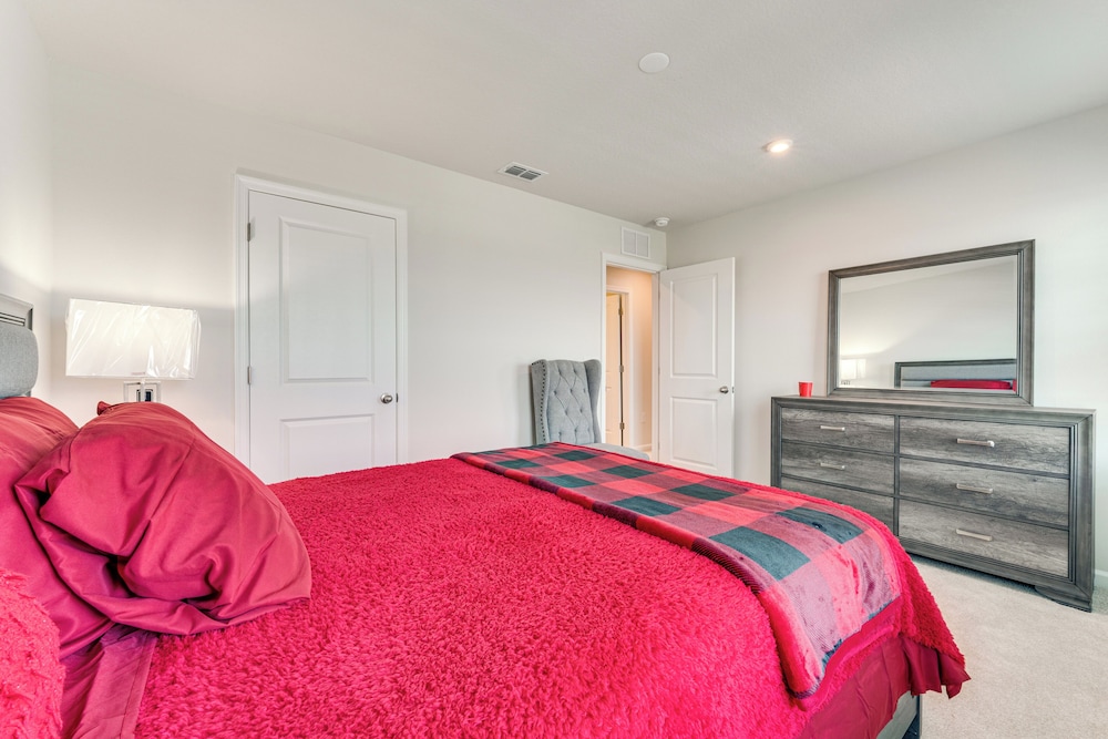 11 Mi to Disney: Family Home w/ Pool Access