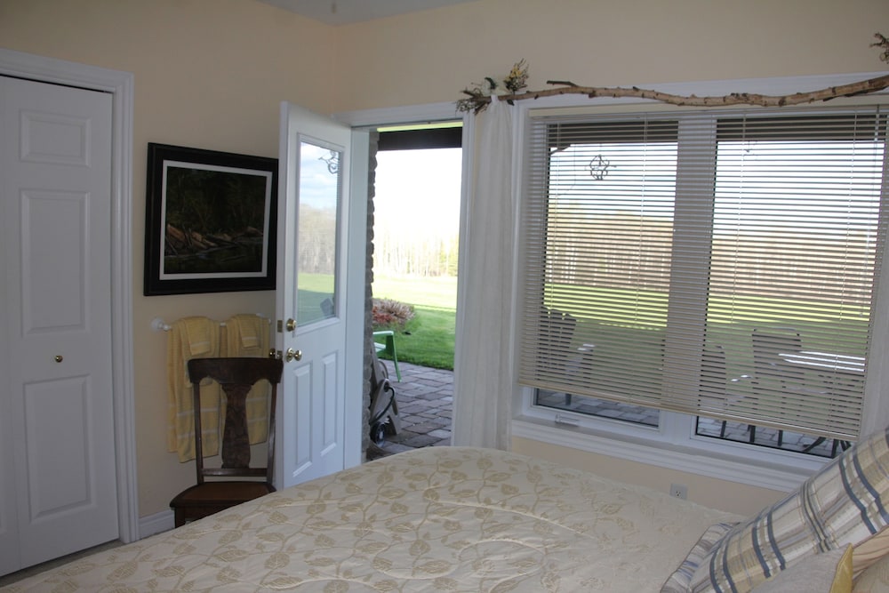 Golden Pathways Retreat and B&B