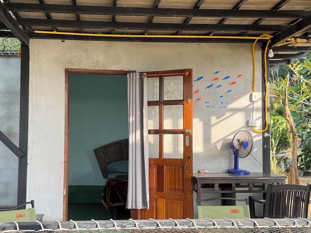 Baan Plai Laem Homestay
