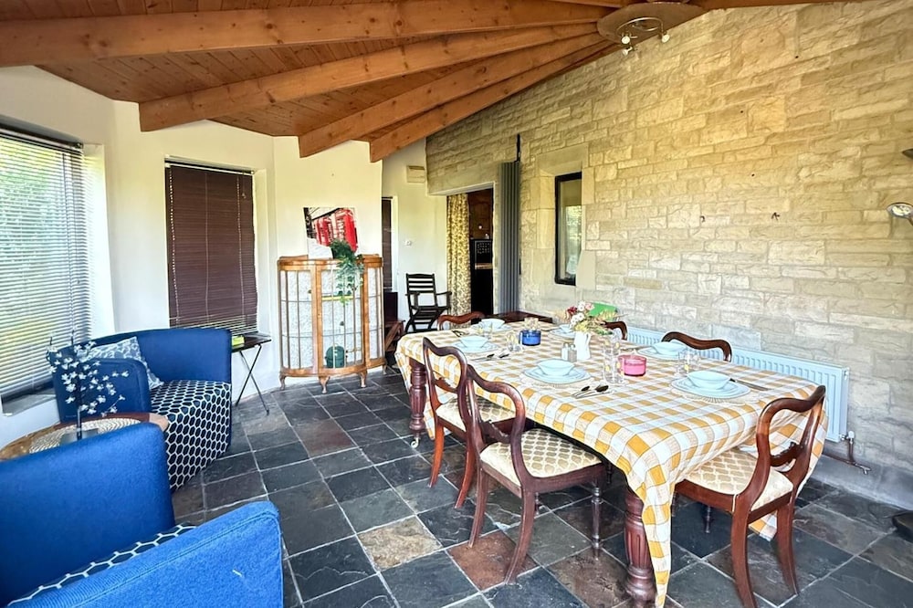 Grange Cottage Retreat in Bolton