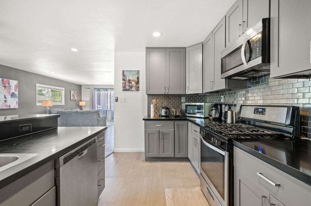 Spacious Family Friendly House in Central Location
