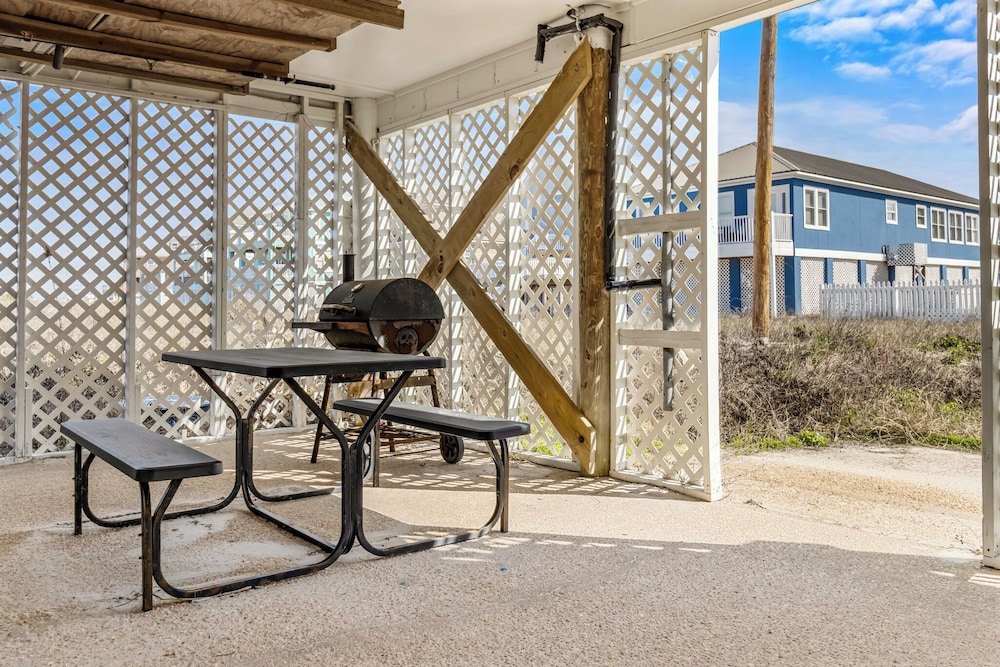 Bikini Bottom by Southern Vacation Rentals