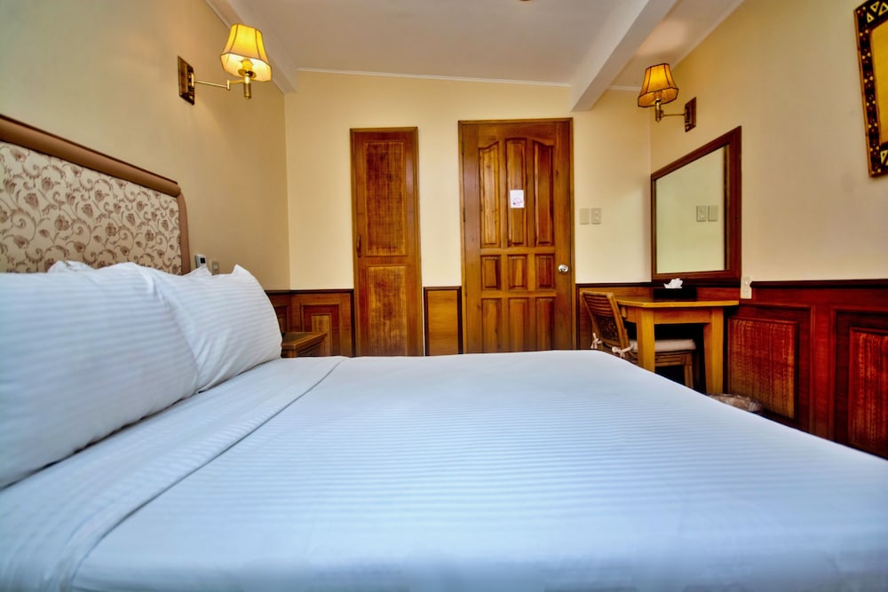 Red Coconut Beach Hotel