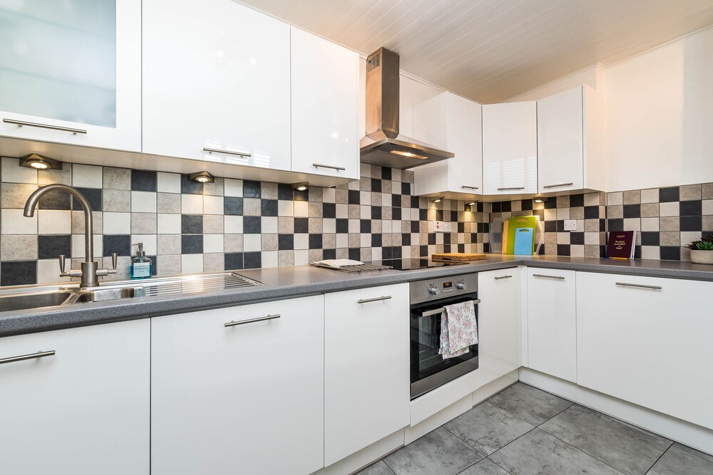 Kensington Private House- Walk to stores and tube-PRIVATE entrance- In Central London