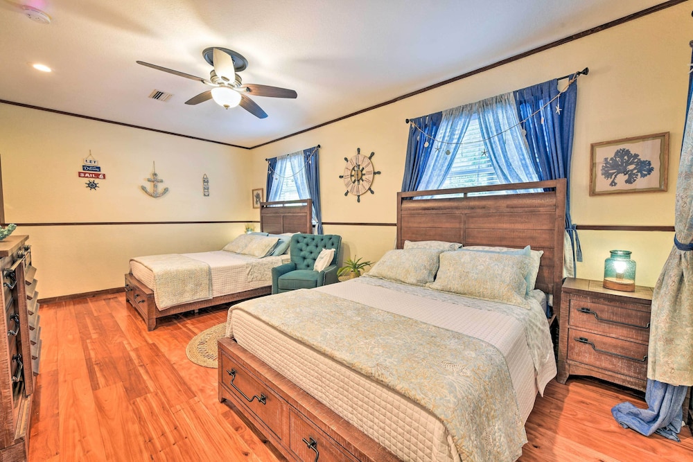 Sarasota Getaway w/ Private Pool & Backyard Oasis!