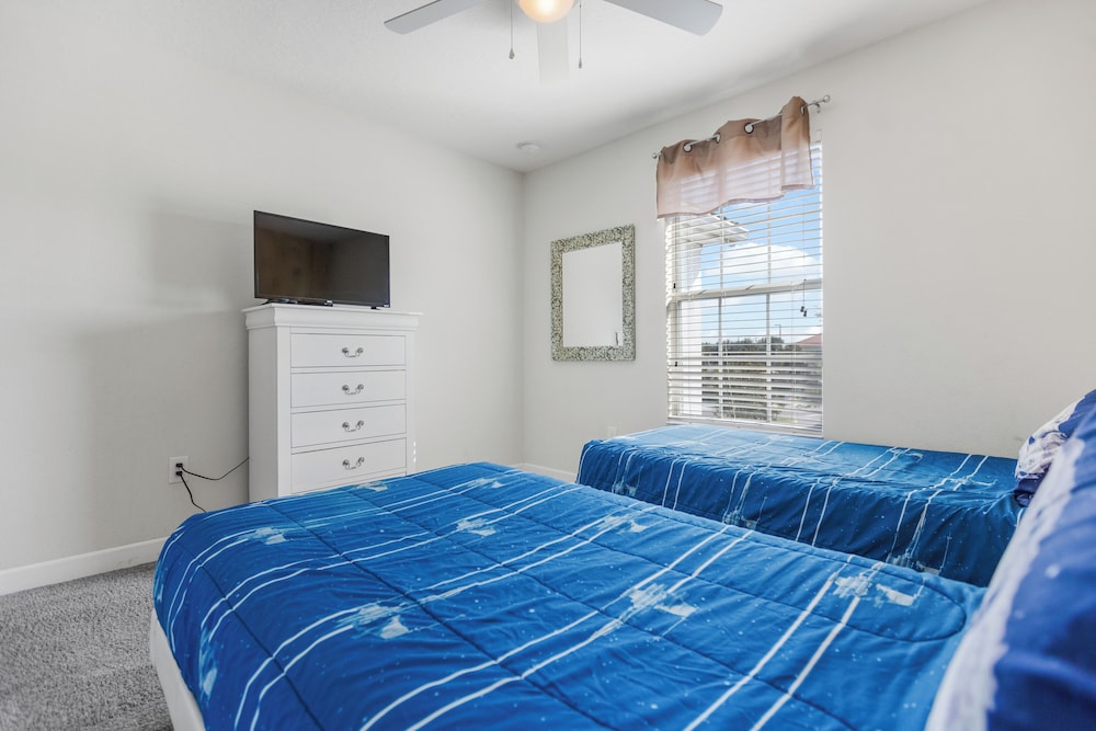 Kissimmee Retreat  6BR House Sleeps 14