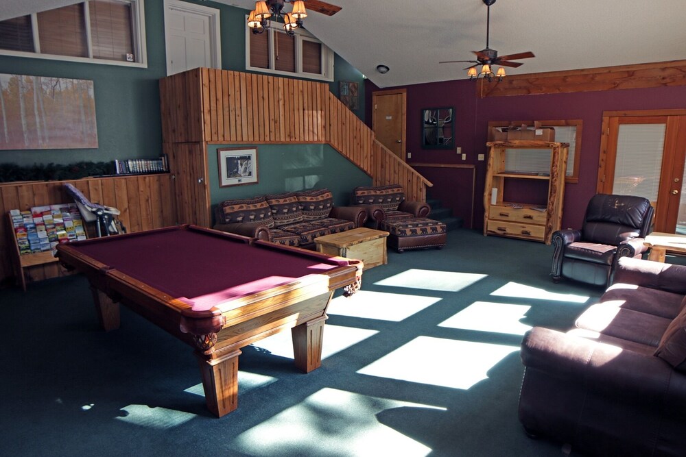 Timber Creek Chalets: 11 1 Bedroom Chalet view 3