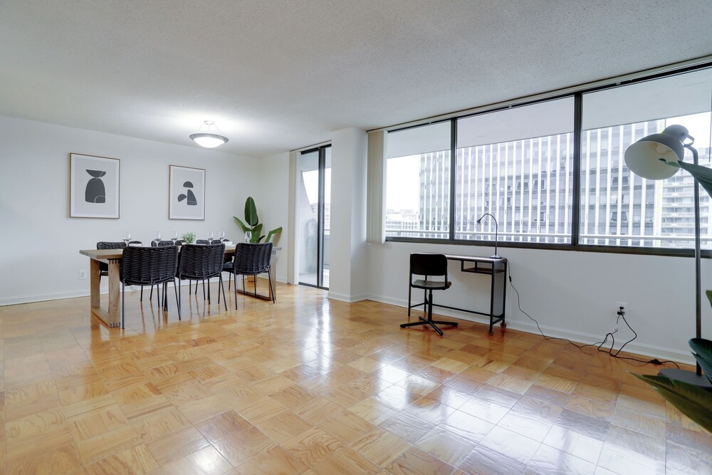 Convenient Apt Near Airport