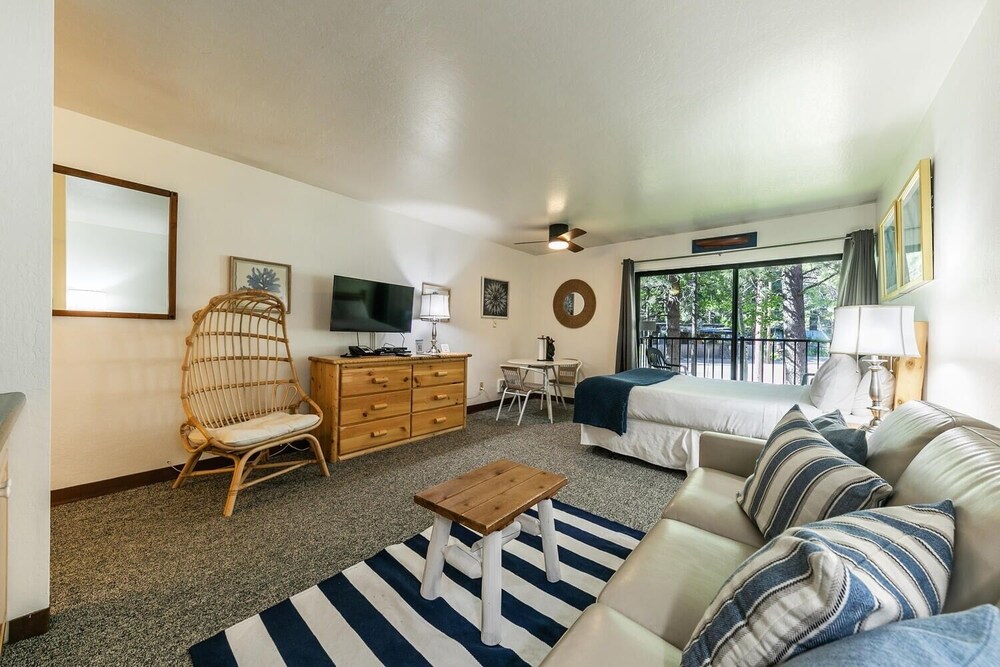 211 Bldg B 1 Bedroom Condo