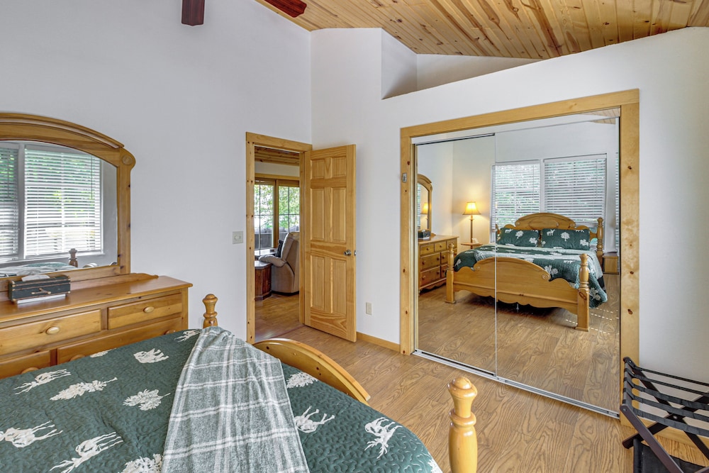 'long Lake Lodge' w/ Watercrafts & Fire Pits