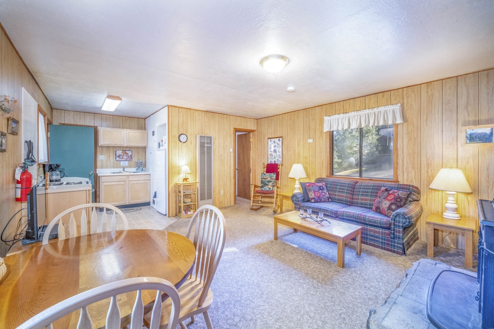 Bear Paw Lodge