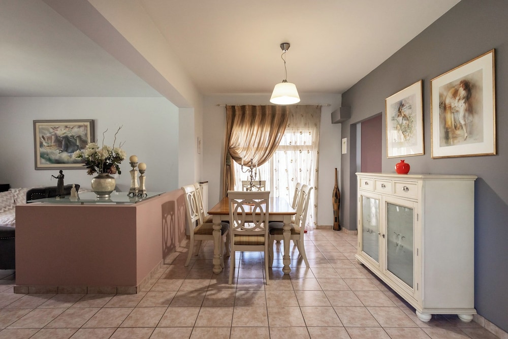 Villa Aristotle