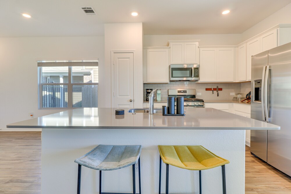 Quiet Home w/ Fenced Yard 12 Mi to Downtown Austin - Image 5