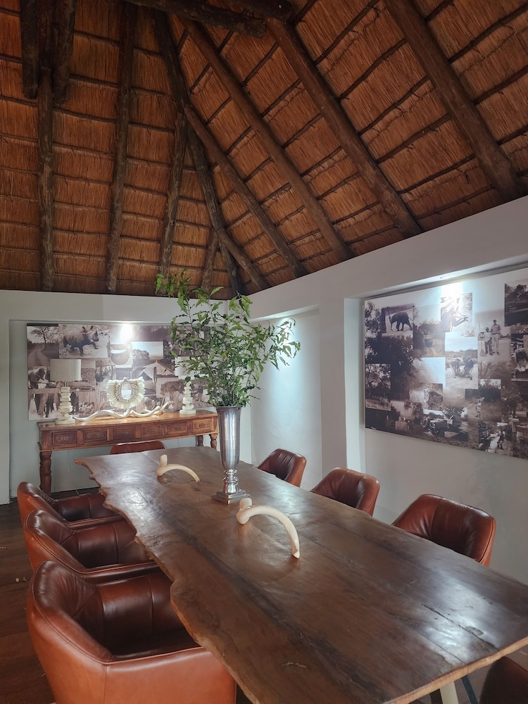 Karongwe - River Safari Lodge