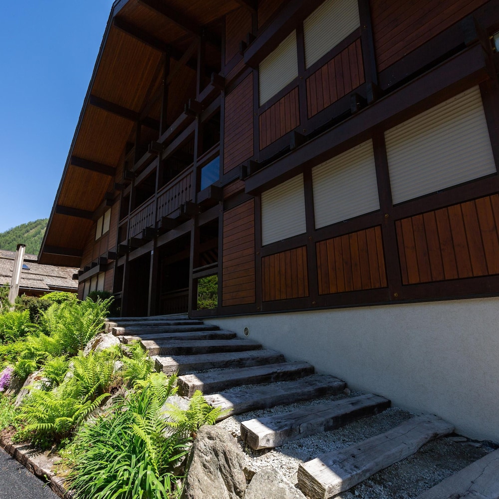 Chalet R Sidence Chantey Mourry 6