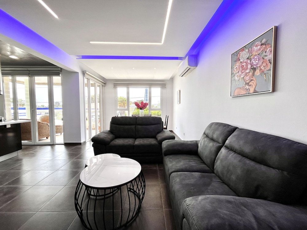 02 LIM - Stay Neo Coast Apartment