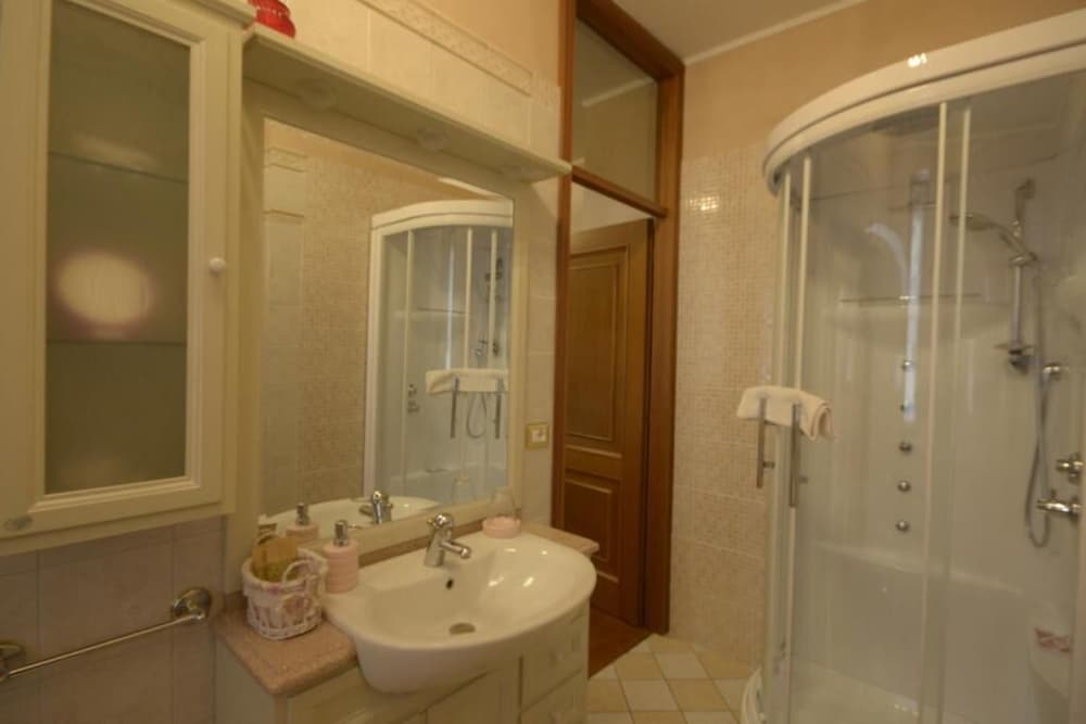 Villa Marisa bed breakfast and books