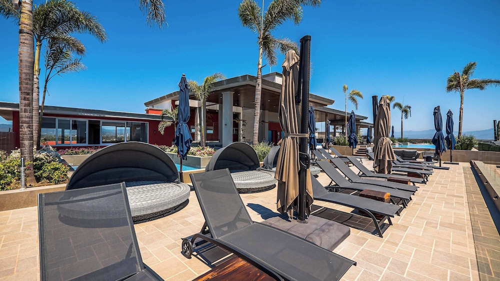 Equipped 3BR House - Pool - Gym - 5 min to Beach