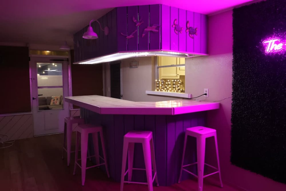 Four Bed Home With Pool Game Room Bar Near Beach