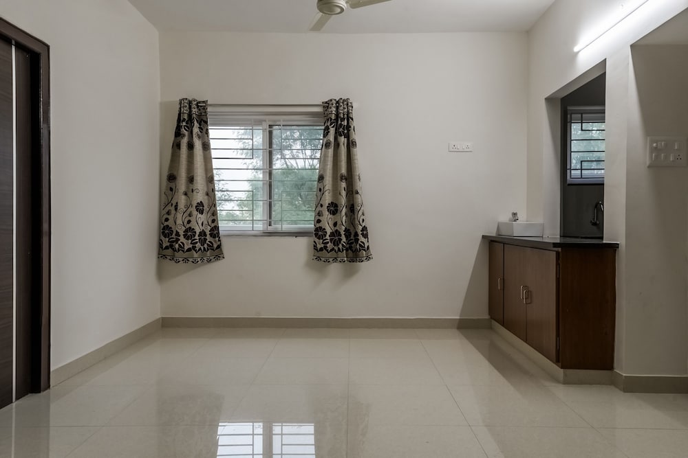 OYO 16469 Pramukh Hotels view 3