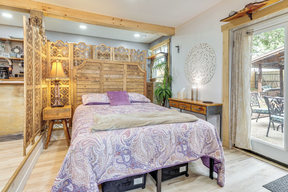 7 Mi to Kitty Hawk Pier & Beach: Studio w/ Patio!