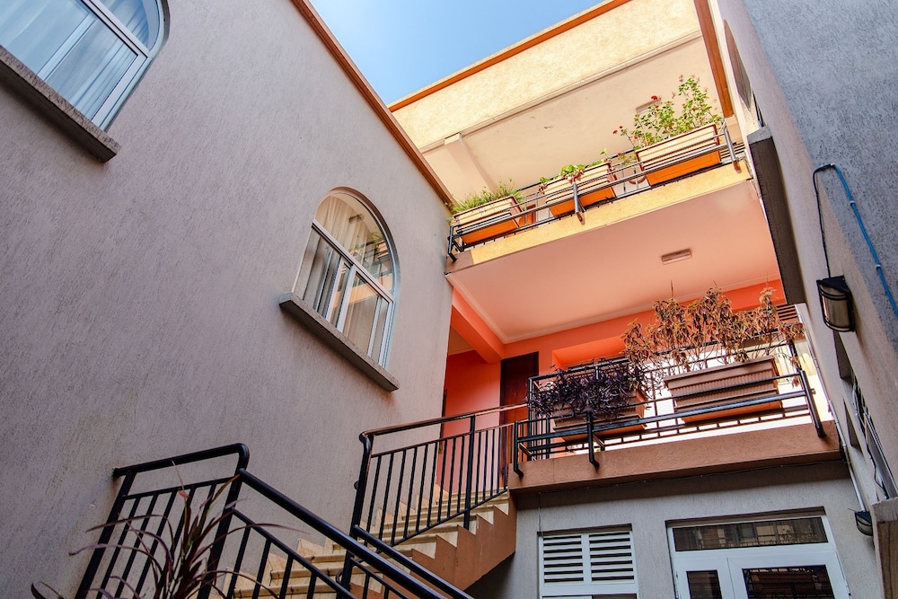 Nobilis Apartments