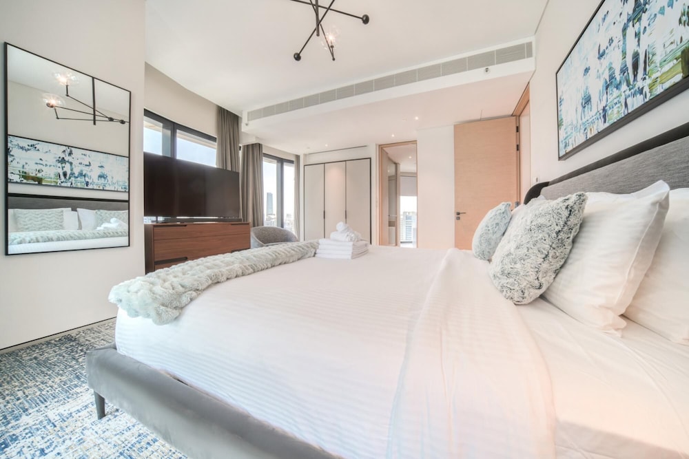 Serene Beachfront Ain Dubai View at Address JBR