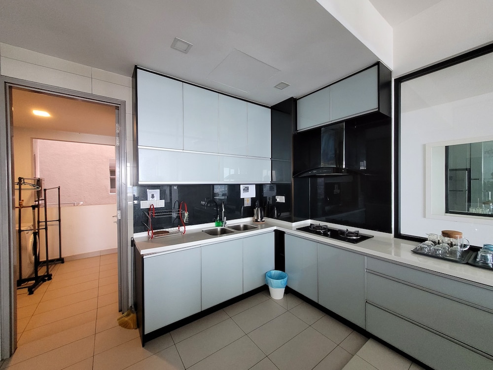 Uptown Residences by Sleepy Bear photo 3