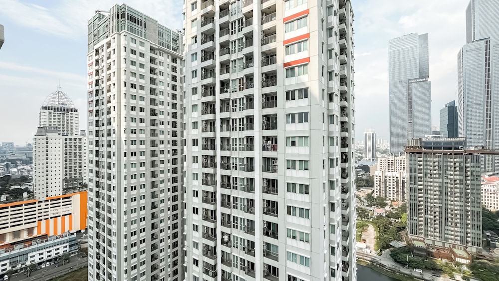 Nice And Cozy 3Br Apartment At Thamrin Residence