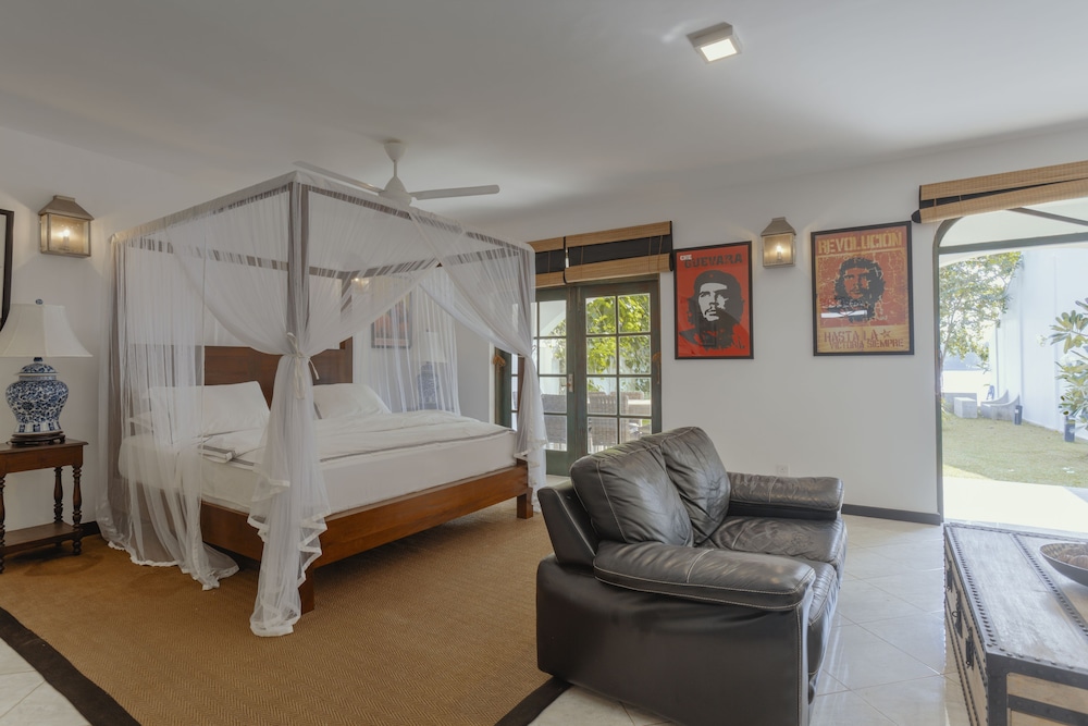 Villa Republic Bentota