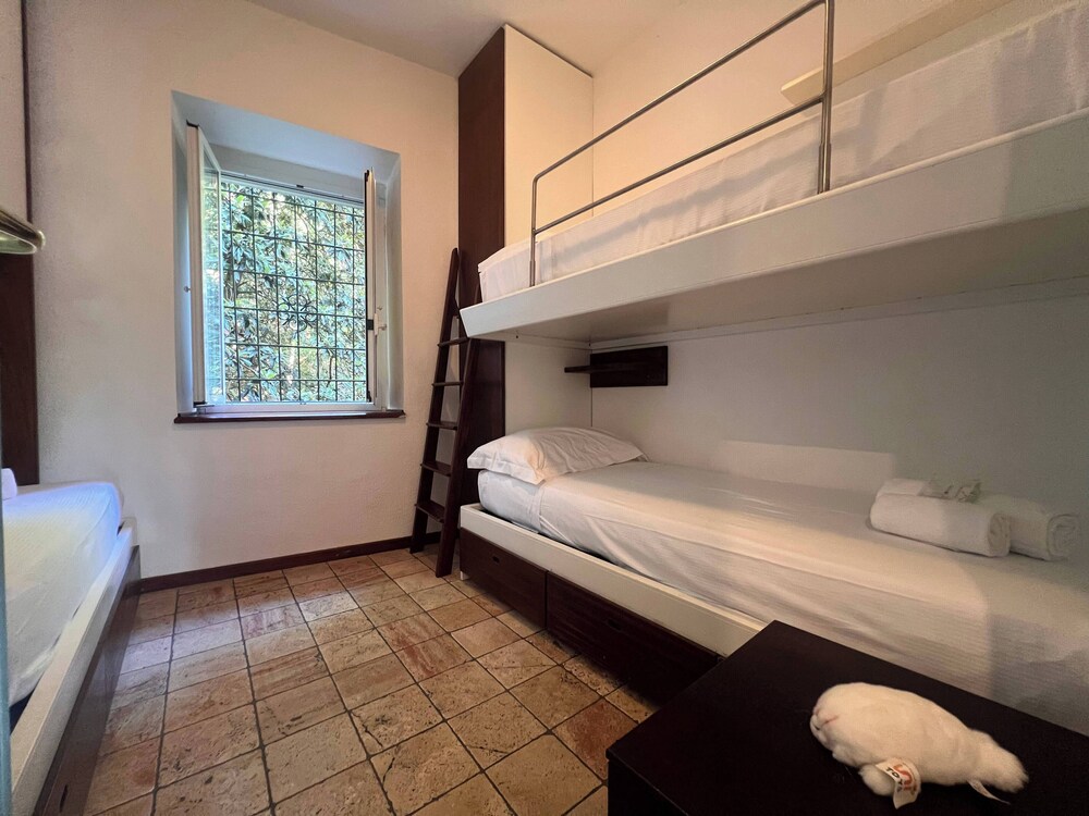 Charming Apt Near the Beach