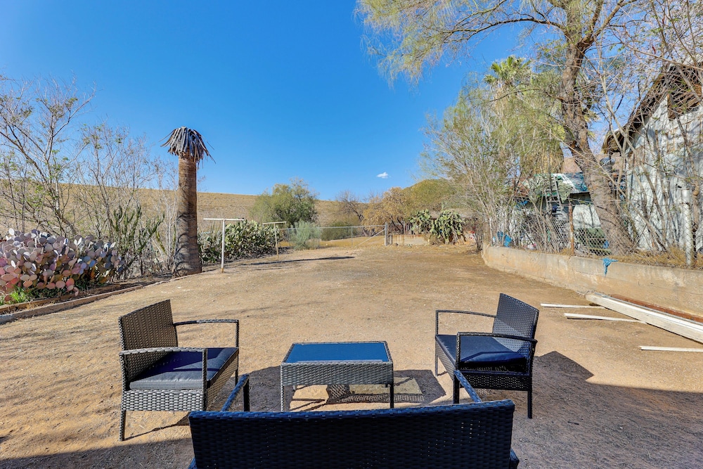 Fenced Yard & Mtn Views: Dog-friendly Superior Gem