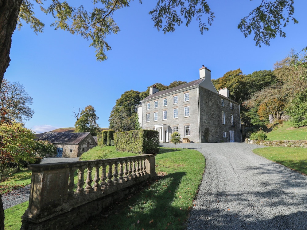 Llwynderw Hall