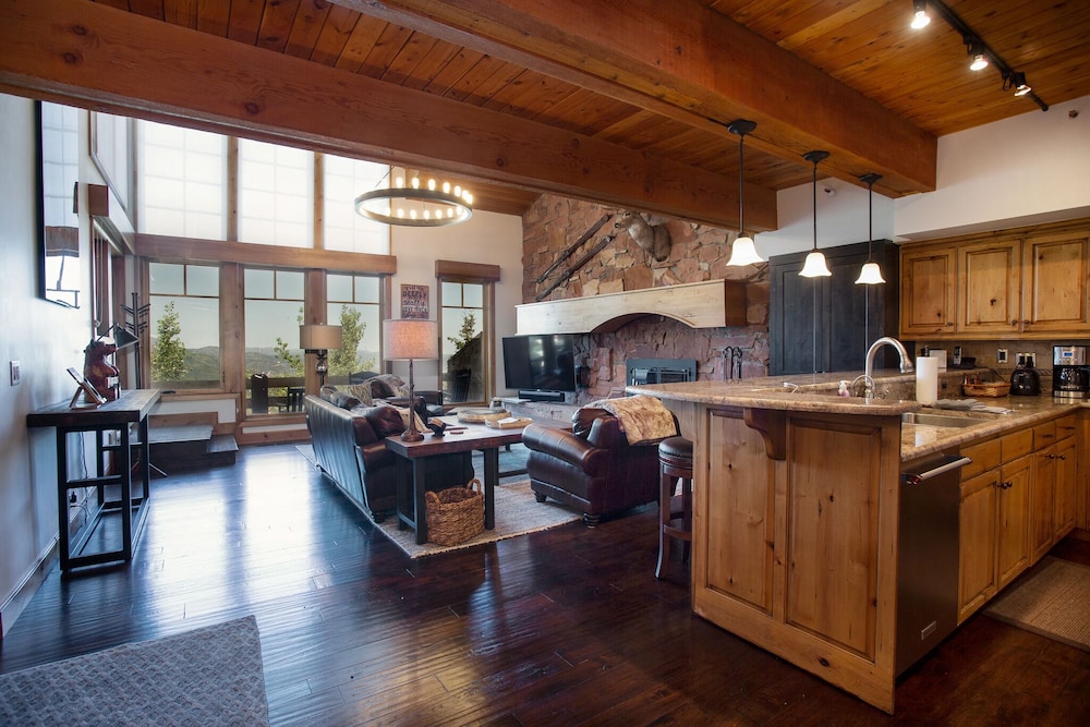 Stag Lodge at Deer Valley Resort - Three Bedroom Residence with Spa #11 3 Condo