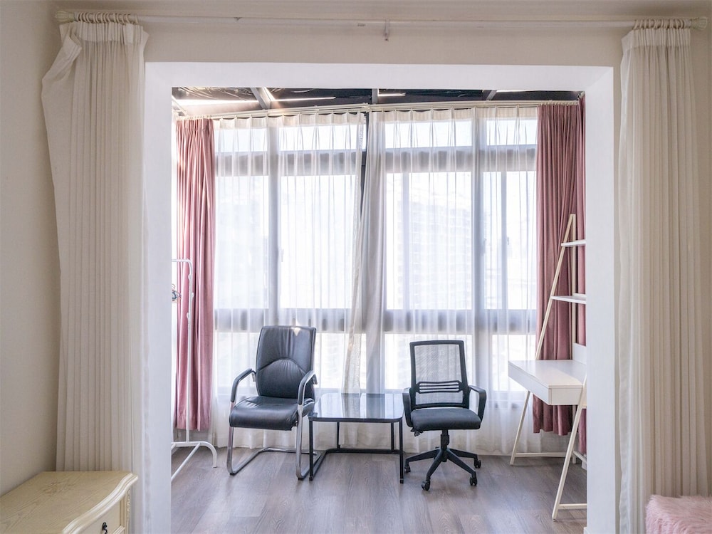 Book and Bed-Lujiabang