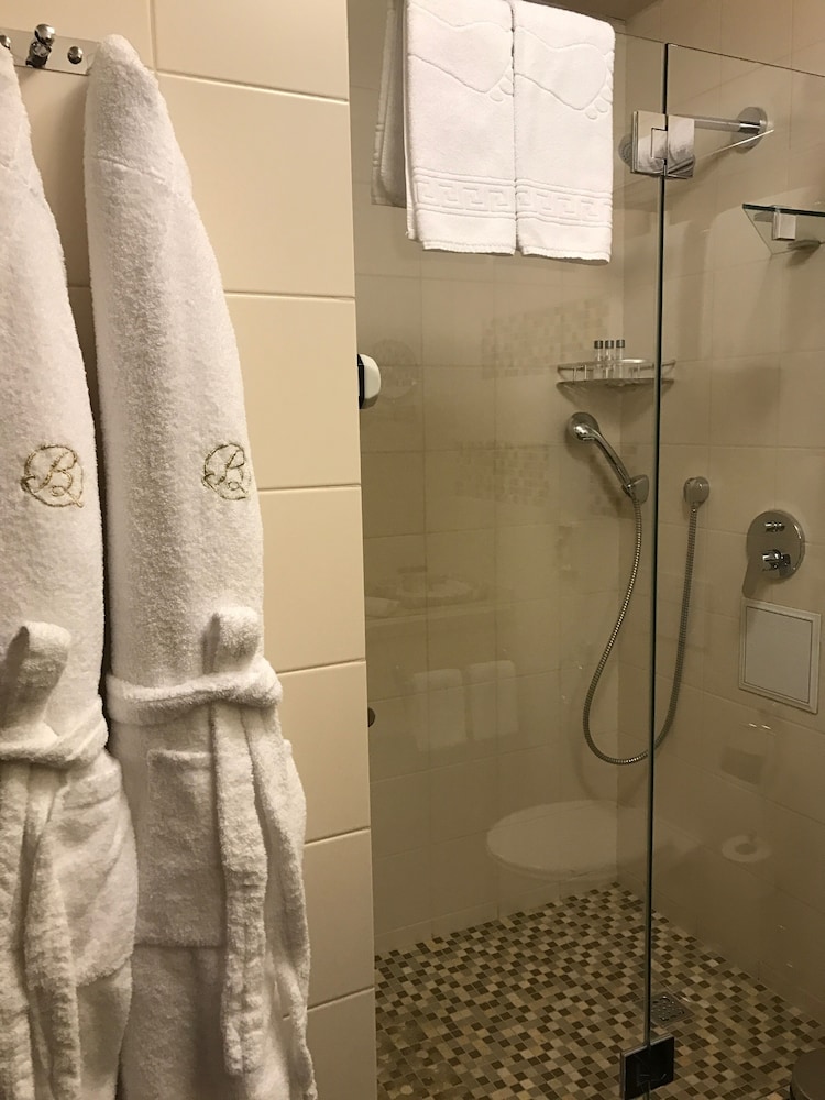 Yekaterinburg Vacations - Visotsky Hotel - Property Image 5