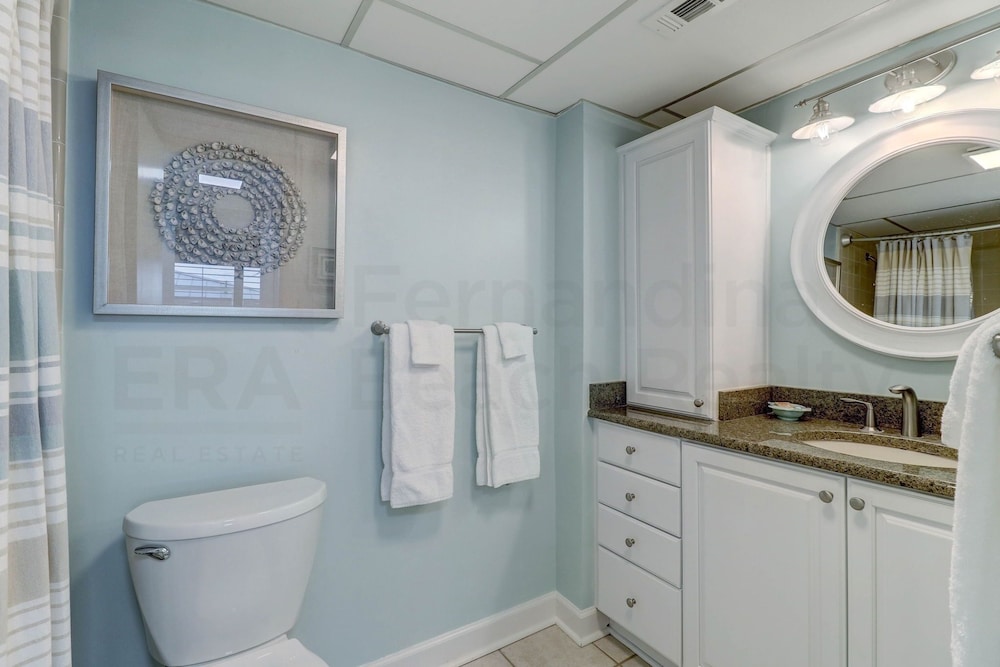 Spotted Sandpiper Condo Easy access to Pier, Pool and Beach Access are Steps Away by RedAwning
