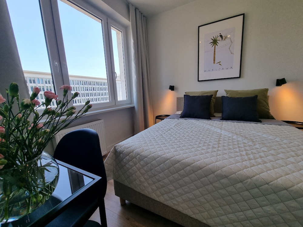 Great City Center Apartment by Renters view 3