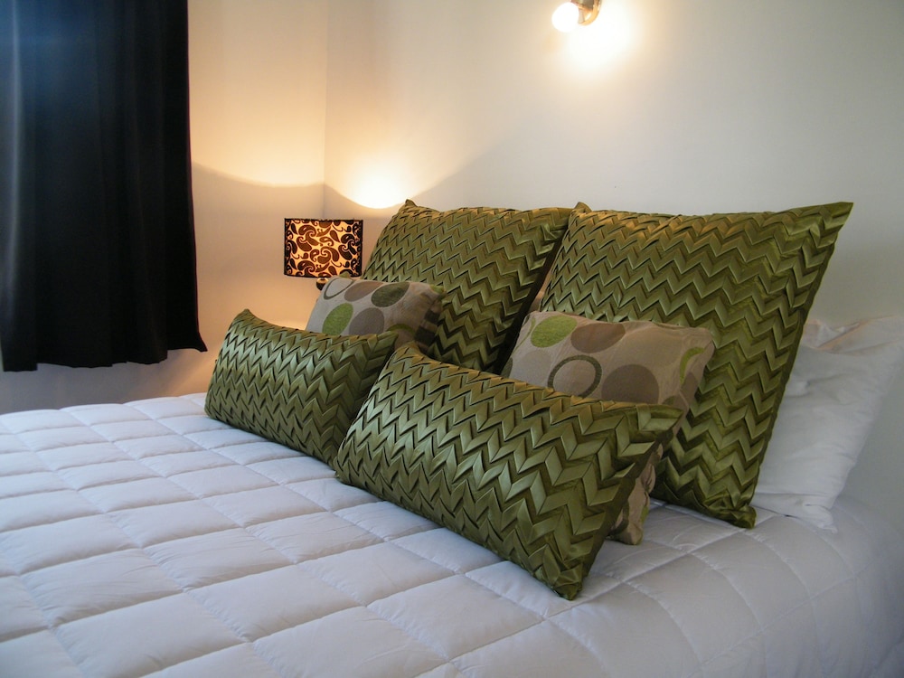 3 & 4 Bedroom Houses in Seaview Crescent